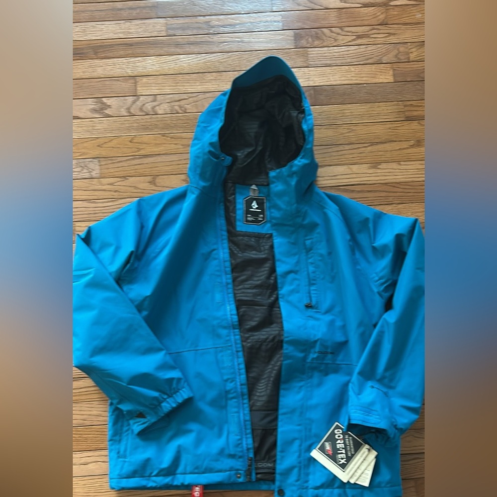 Brand: Volcom
Size: Large
Color: Blue